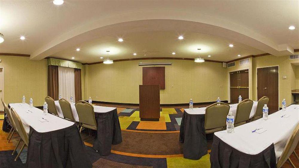 Holiday Inn Express Arlington Interstate 20 Parks Mall By Ihg Exterior foto