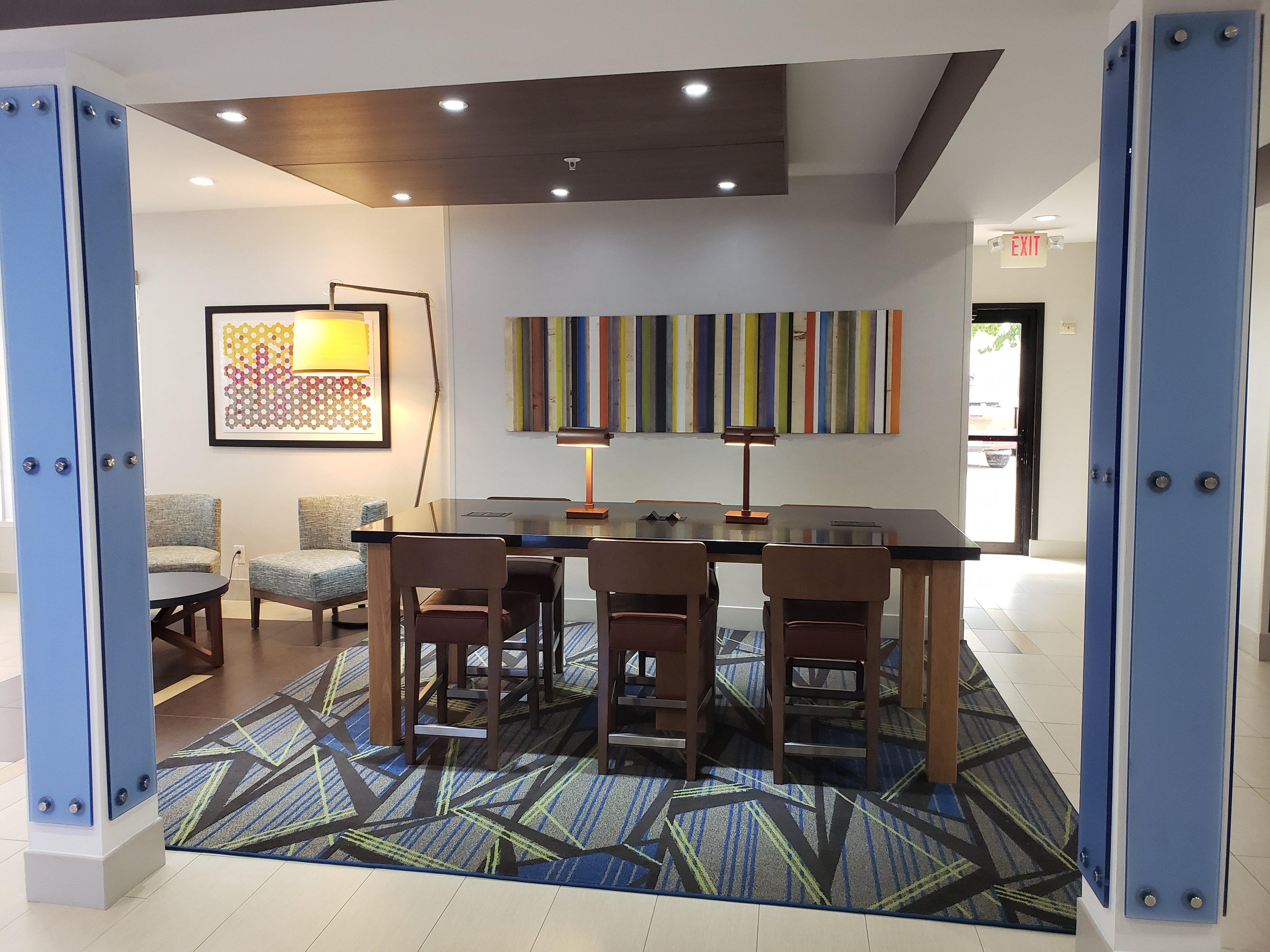 Holiday Inn Express Arlington Interstate 20 Parks Mall By Ihg Exterior foto