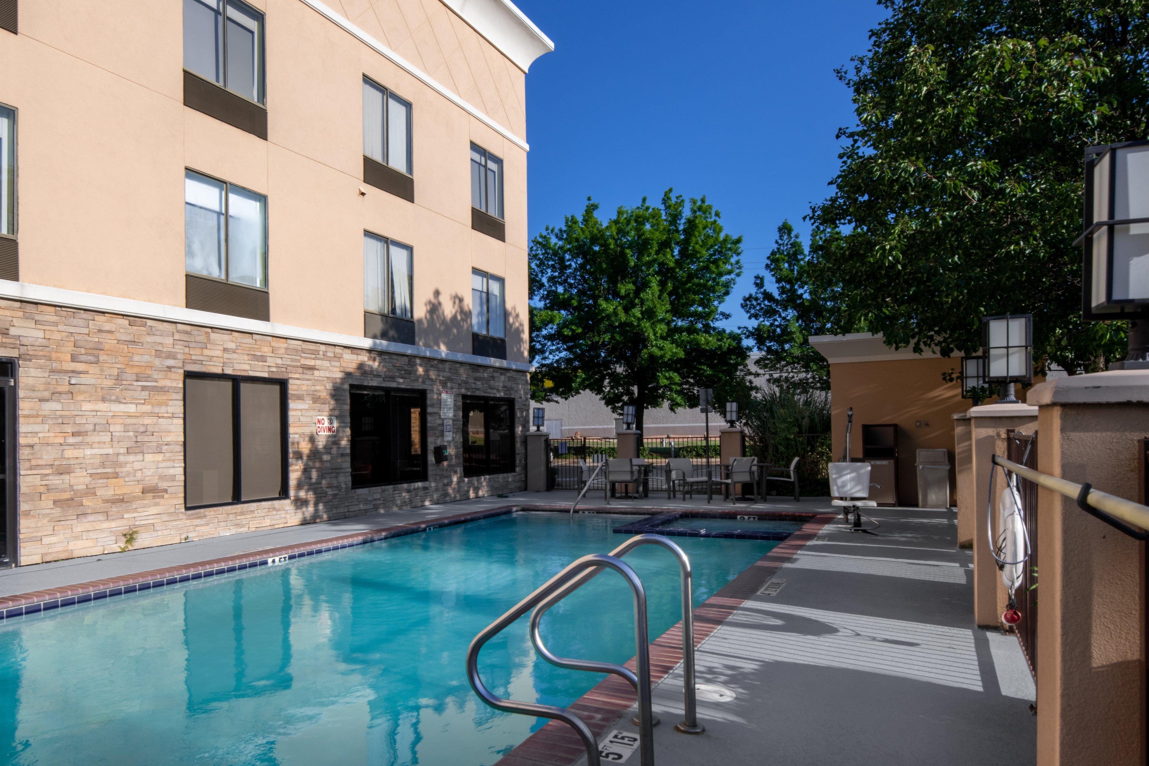 Holiday Inn Express Arlington Interstate 20 Parks Mall By Ihg Exterior foto