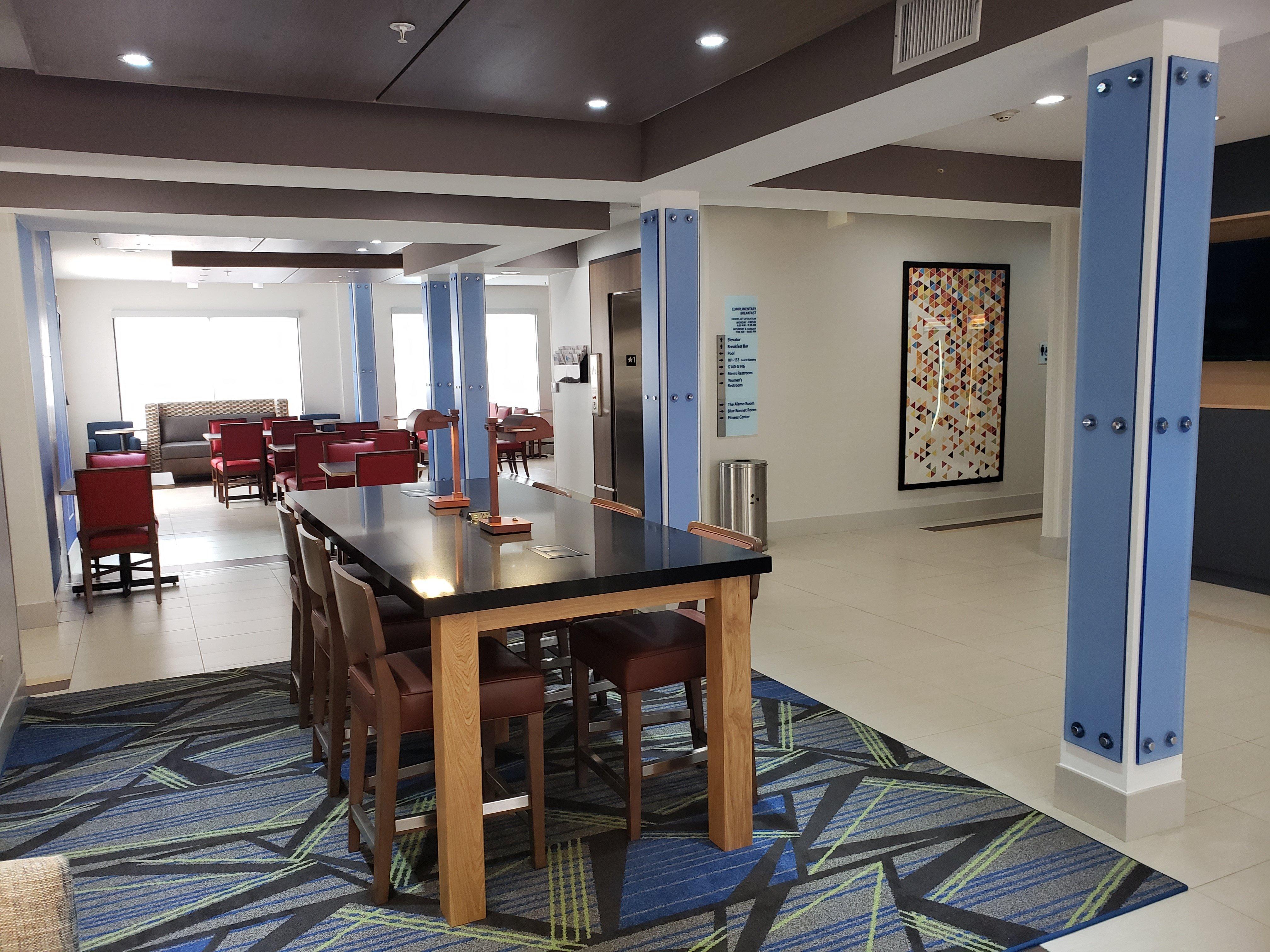 Holiday Inn Express Arlington Interstate 20 Parks Mall By Ihg Exterior foto