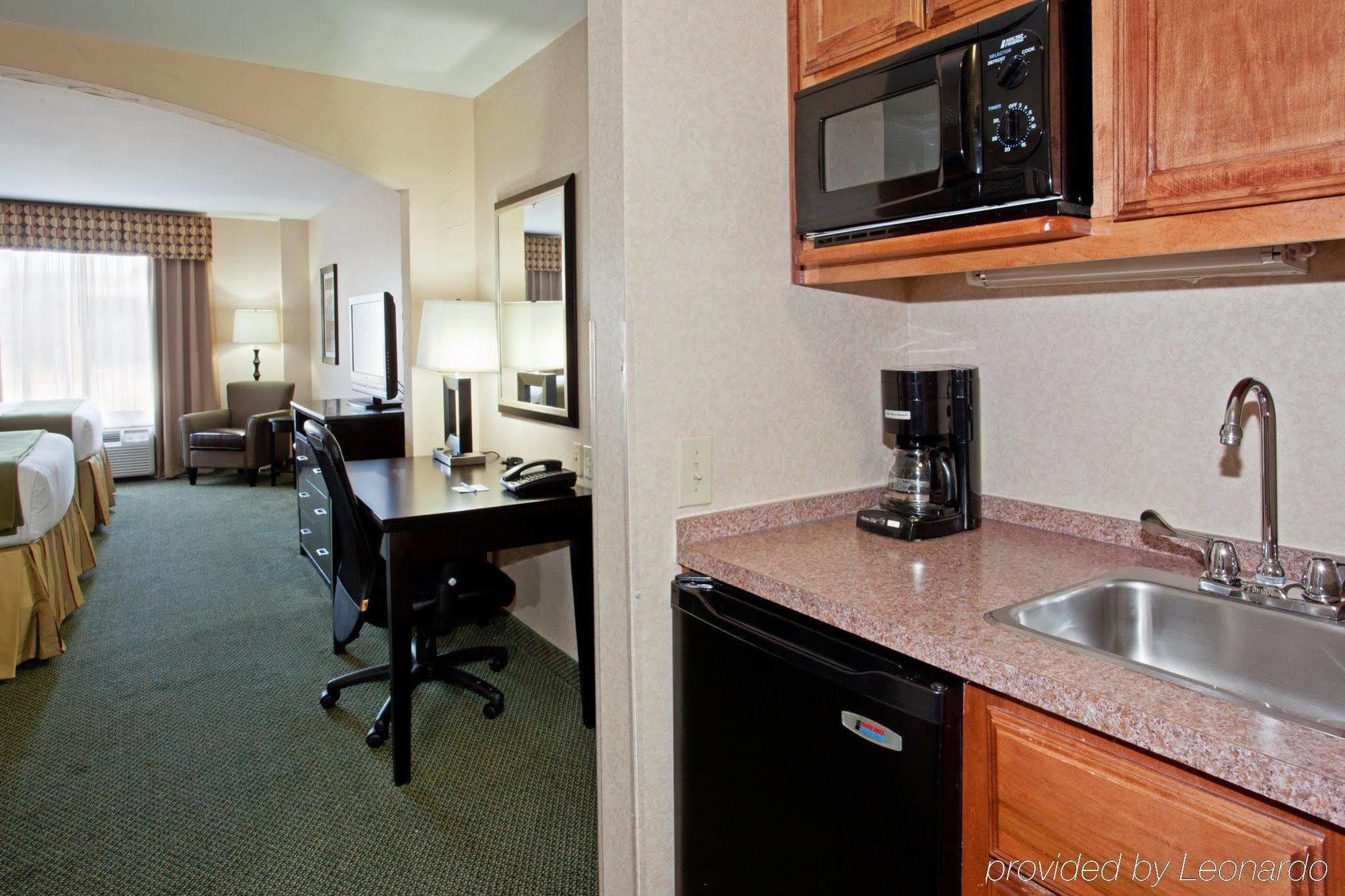 Holiday Inn Express Arlington Interstate 20 Parks Mall By Ihg Exterior foto